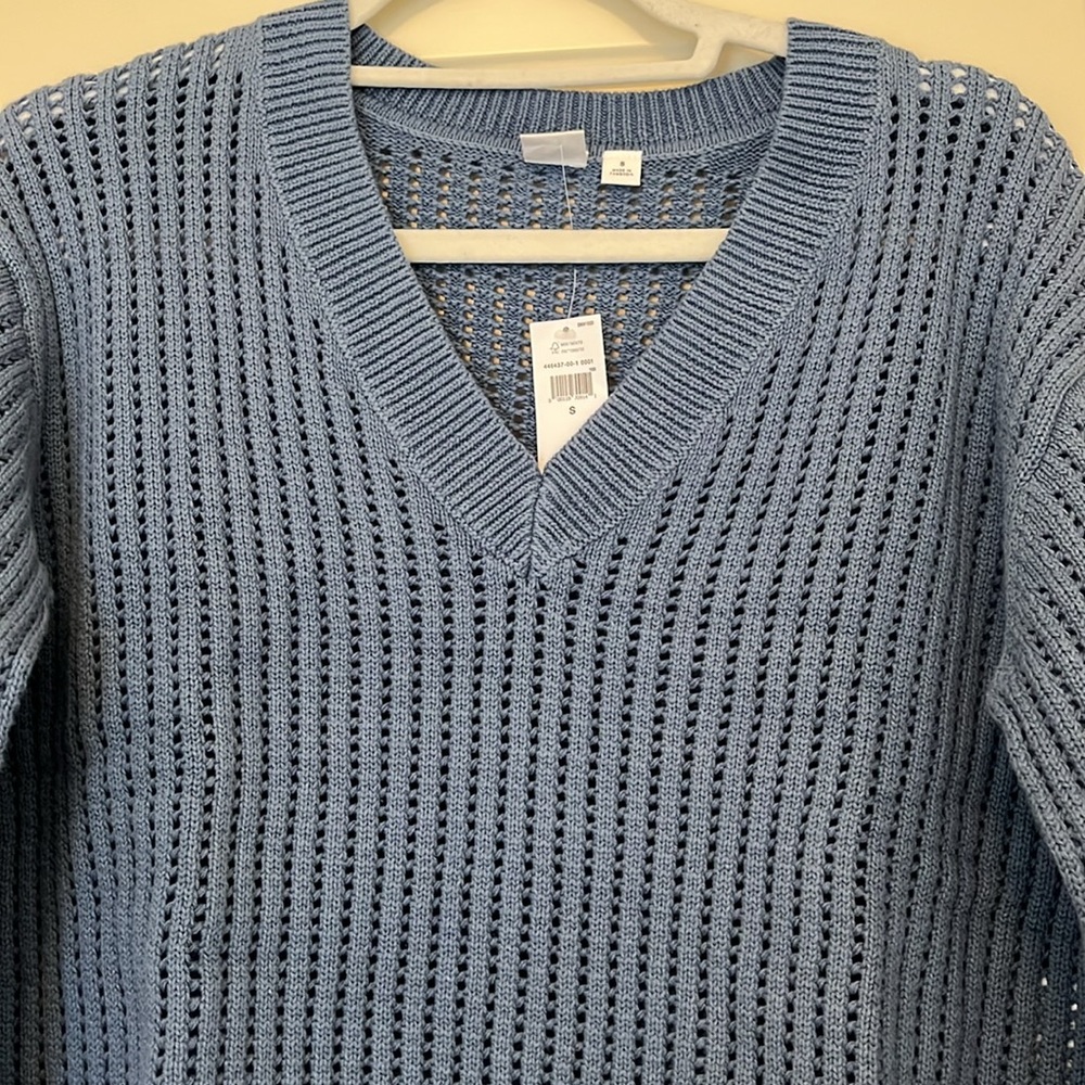 GAP Bainbridge Blue Relaxed Crochet V-Neck Sweater/NWT/S - Picture 15 of 16